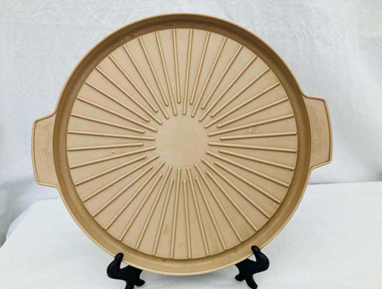 Ceramic Griddle/Pizza Pan – Beige, Good Condition, new.