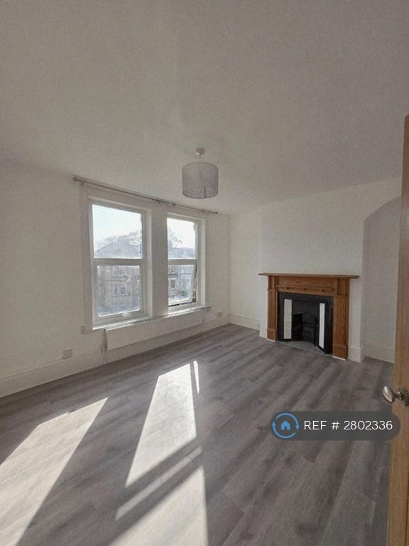 2 bedroom flat in Salisbury Road, Dover, CT16 (2 bed) (#2802336)