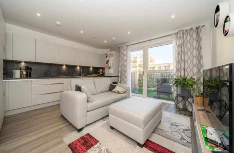 Two bedroom flat with balcony