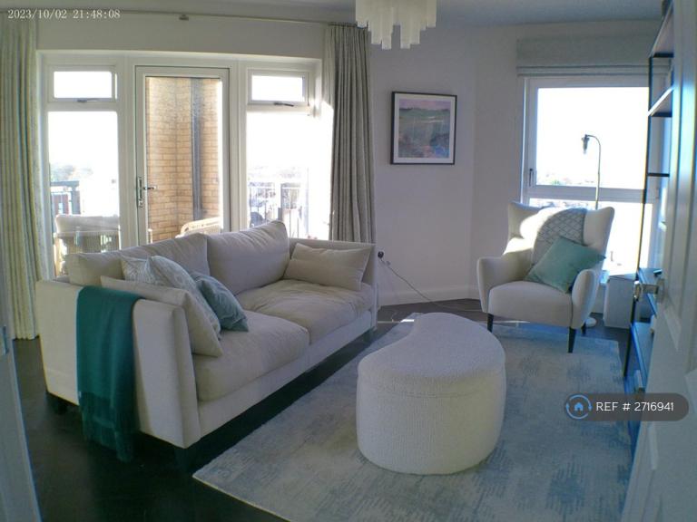 image for 2 bedroom flat in Chambray House, Wallington, SM6 (2 bed) (#2716941)