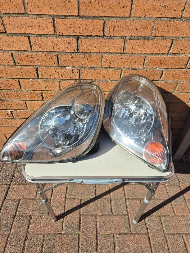 Totota MR2 MK3 Front facelift lights, Rear Pre facelift lights. Great Condition.