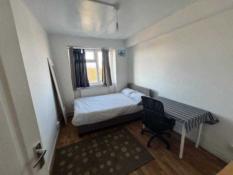 Double room in upper Clapton E5 - SHORT TERM LET