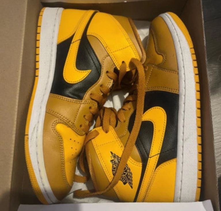 Air Jordan 1 mid ‘chutney taxi’