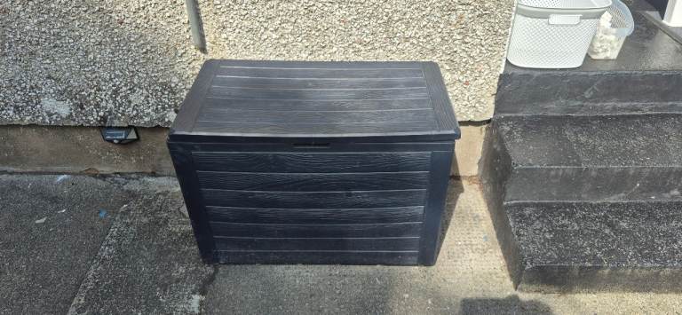 Outdoor Plastic Storage Box – Grey, Good Condition