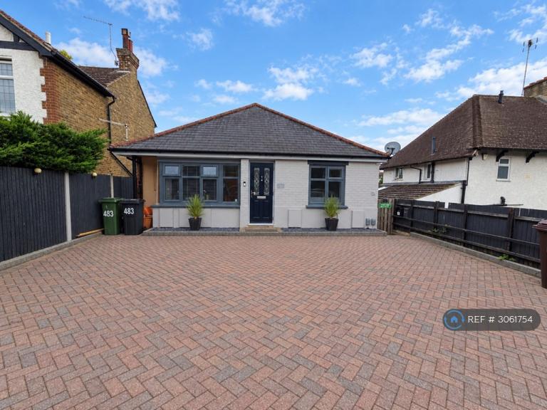 1 bedroom flat in Tonbridge Road, Maidstone, ME16 (1 bed) (#3061754)