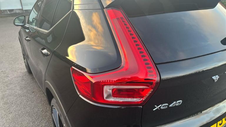  Volvo XC40 2.0 B4 MHEV Ultra Bright DCT Auto Euro 6 (s/s) 5dr Petrol/Electric Hybrid Automatic