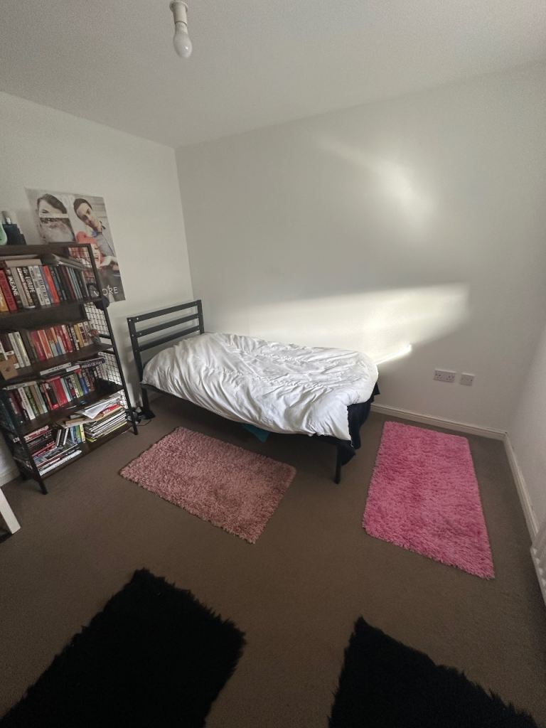 Room for rent (Leith)