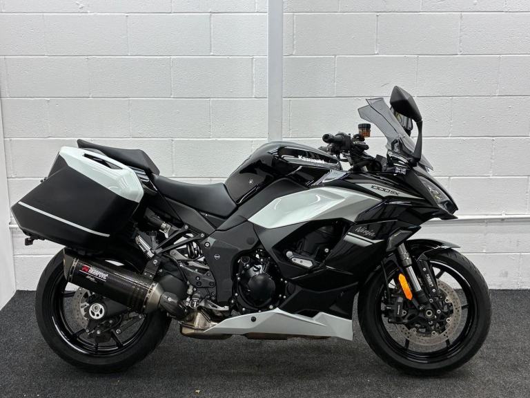 KAWASAKI NINJA 1000SX PERFORMANCE TOURER ** AKRA - PANNIERS - 12 MONTHS MOT **