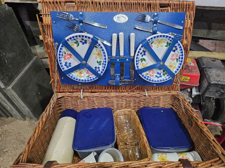 Picnic basket