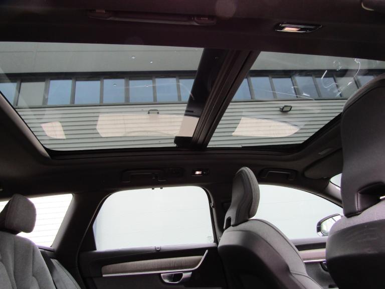 2022 Volvo V90 2.0 B4 MHEV INSCRIPTION AUTO EURO 6 (s/s) ESTATE 5DR PETROL LHD UK REG Estate Petr...