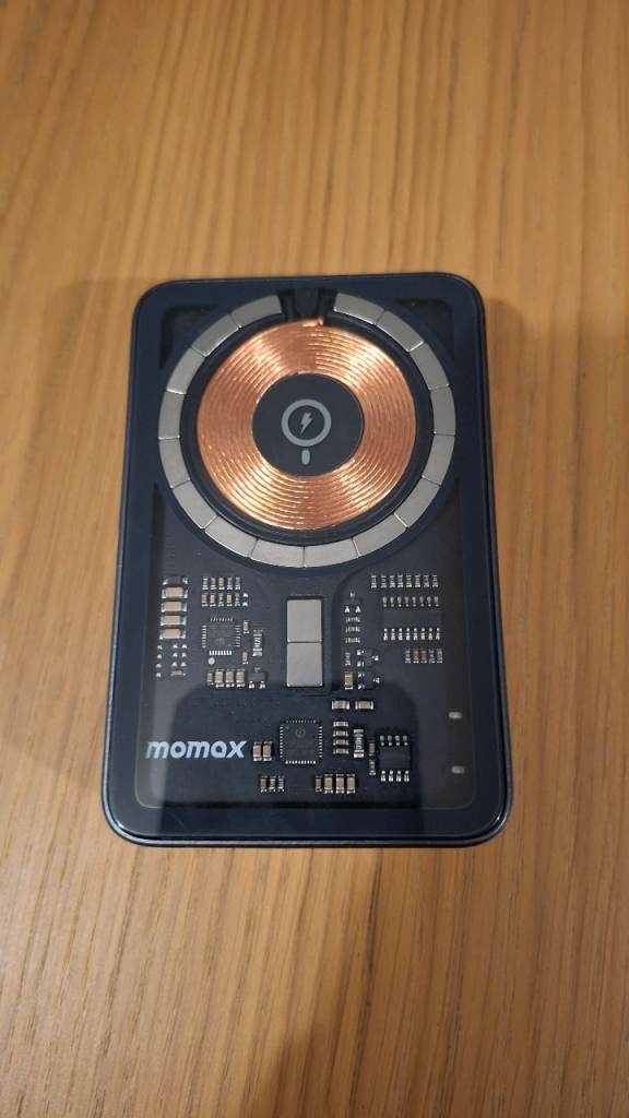 momax powerbank woreless 15W 1000mAh