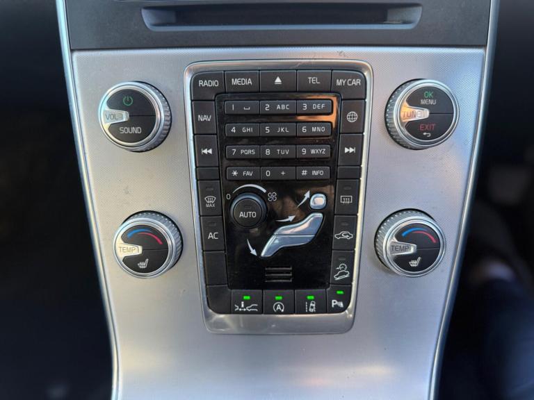 2017 Volvo V60 Cross Country 2.4 D4 Lux Nav Auto AWD Euro 6 (s/s) 5dr ESTATE Diesel Automatic