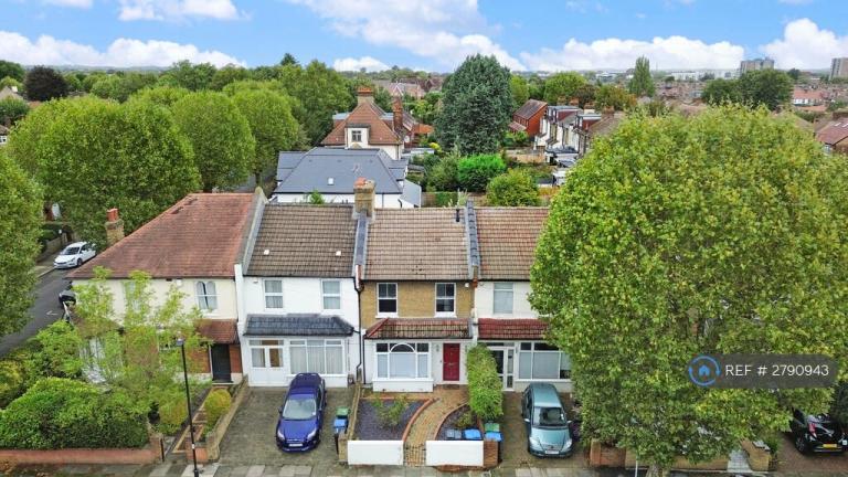 3 bedroom house in Edenbridge Road, Enfield, EN1 (3 bed) (#2790943)