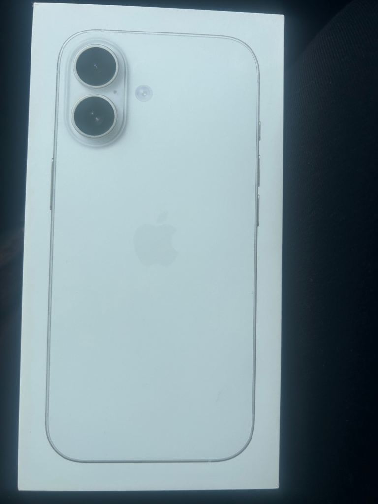 Brand new I phone 17 sealed in box 