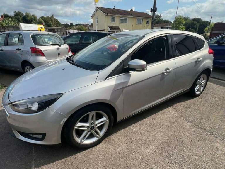 2016 Ford Focus 1.0T EcoBoost Zetec Euro 6 (s/s) 5dr HATCHBACK Petrol Manual