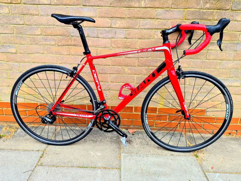GIANT DEFY ALUXX SHIMANO SORA GROUPSET ALLOY CARBON FIBRE ROAD BIKE MD/LG FRAME 