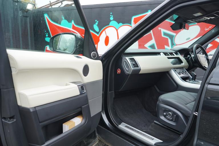 2017 Land Rover Range Rover Sport 3.0 SD V6 Autobiography Dynamic SUV 5dr