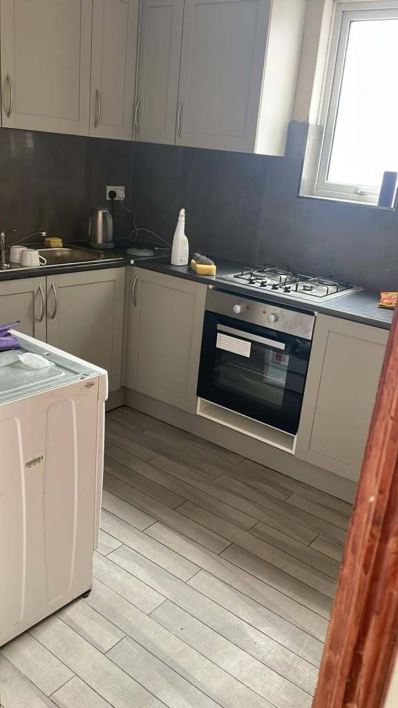 ****5 Bedrooms HMO Flat to Let**** 