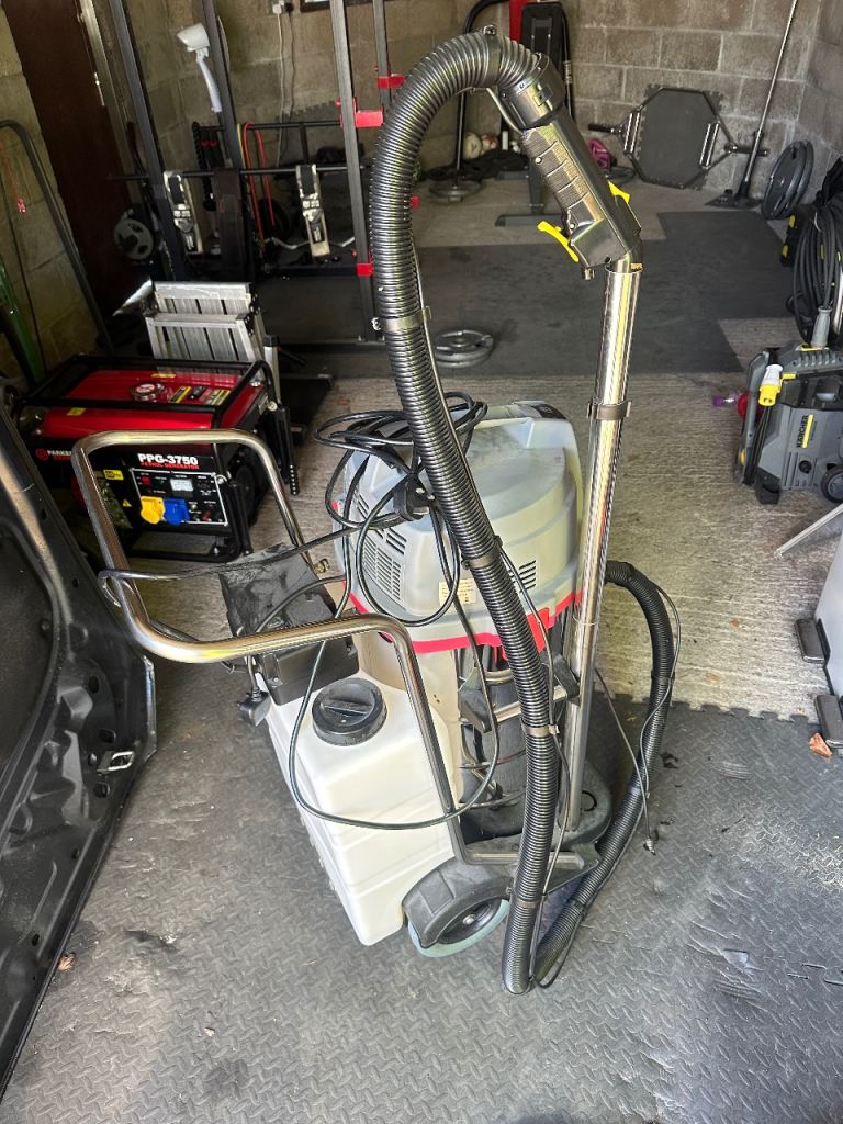 Aquarius Contractor Professional Carpet and Upholstery Cleaner