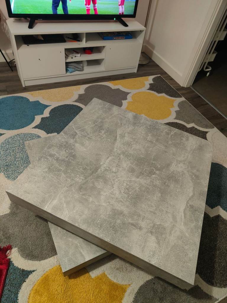 Spinning coffee table