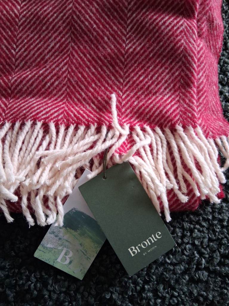 Bronte by Moon Red Herringbone Blanket/Throw – New with Tags