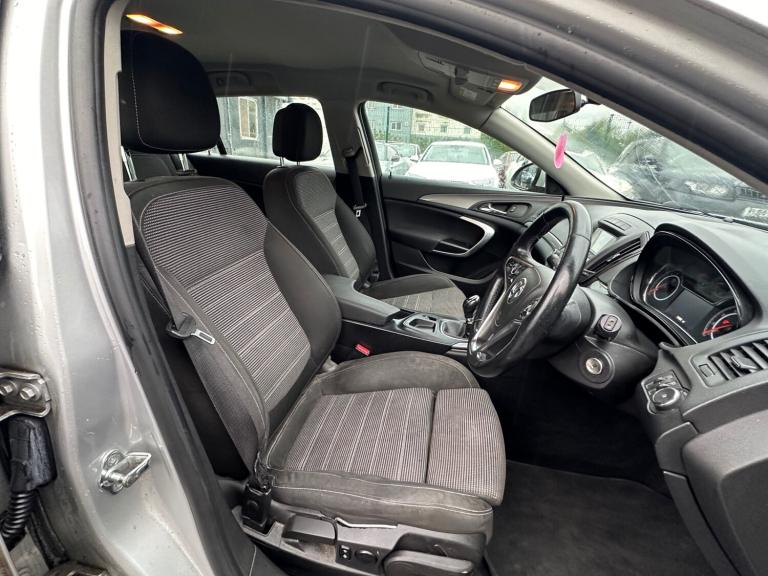 2015 Vauxhall Insignia 2.0 CDTi ecoFLEX Design 5dr ULEZ COMPLIANT ESTATE Diesel Manual