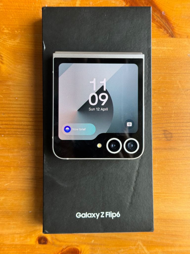 Samsung Galaxy Z Flip 6 512GB – Unlocked – Excellent Condition