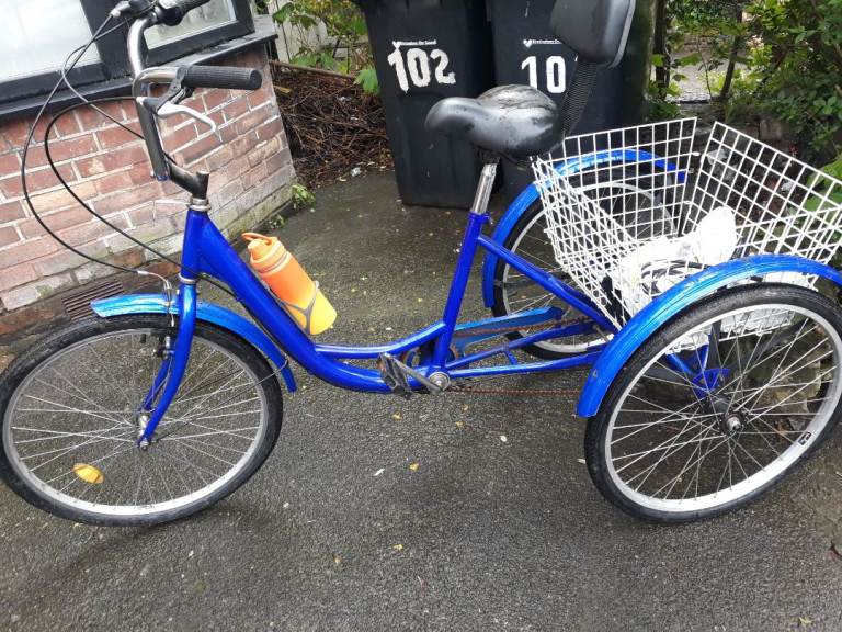 TRIKE BICYCLE. GREAT WORKING ORDER AND GOOD CONDITION. 7 GEARS 