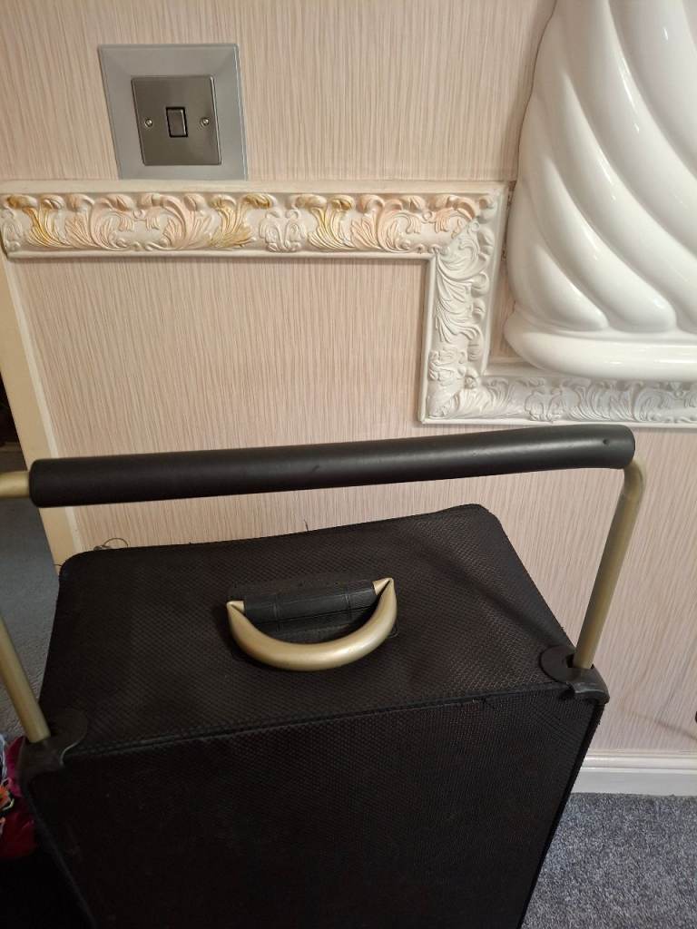 Black  large  it lightweight  suitcase 