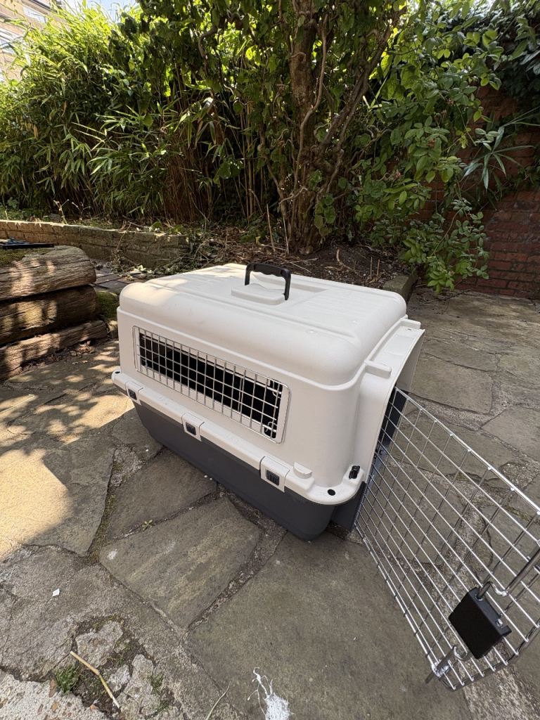 IATA Approved Pet Carrier  (for animals 7-14kg)