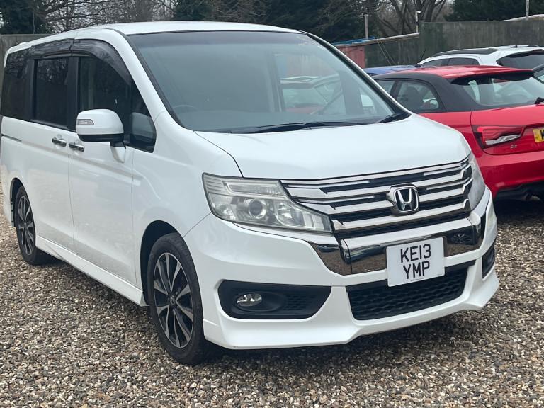 Honda Stepwagon 2.0 Automatic Petrol 8 Seater 