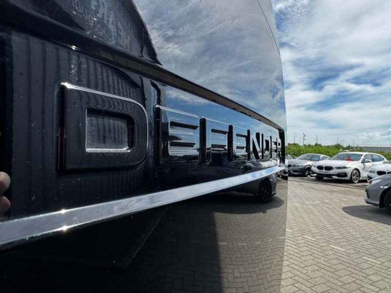 2023 Land Rover Defender 3.0 D250 Hard Top SE Auto PANEL VAN DIESEL Automatic