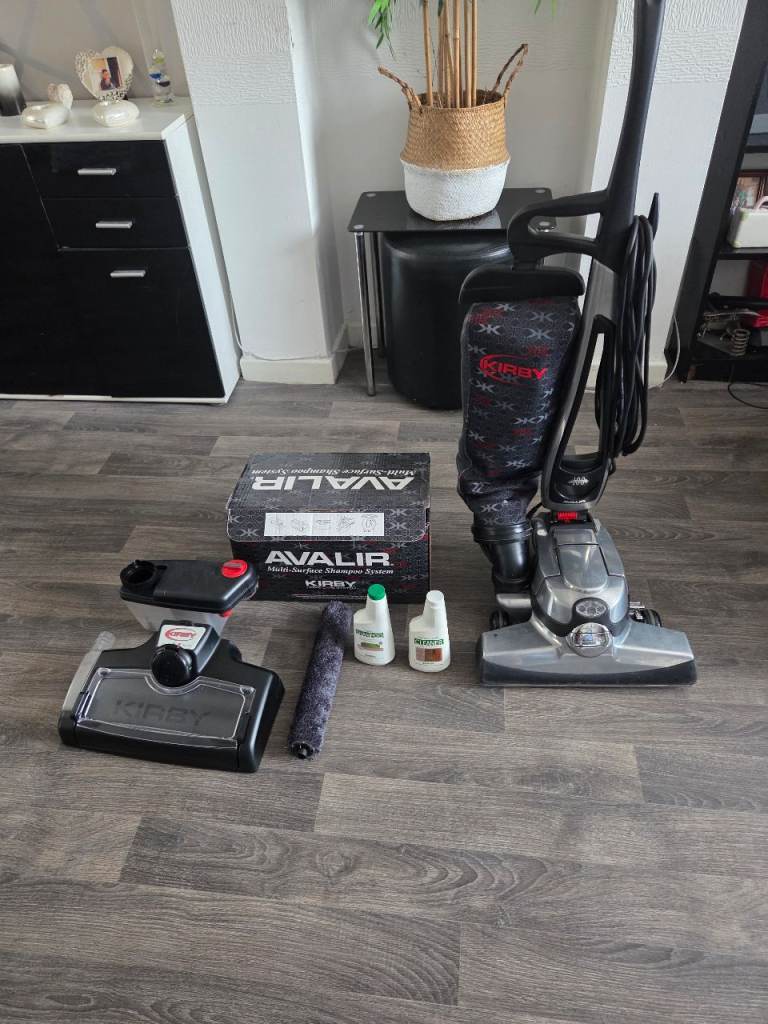 Kirby Avilir Vacuum Cleaner .plus new accessories. great working condition look.