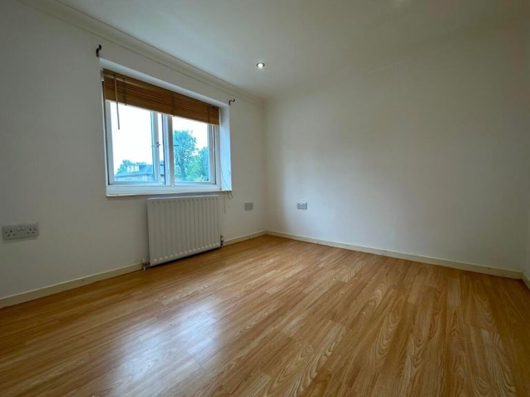 Beautiful 4/5 bedroom detached house Pollokshields 