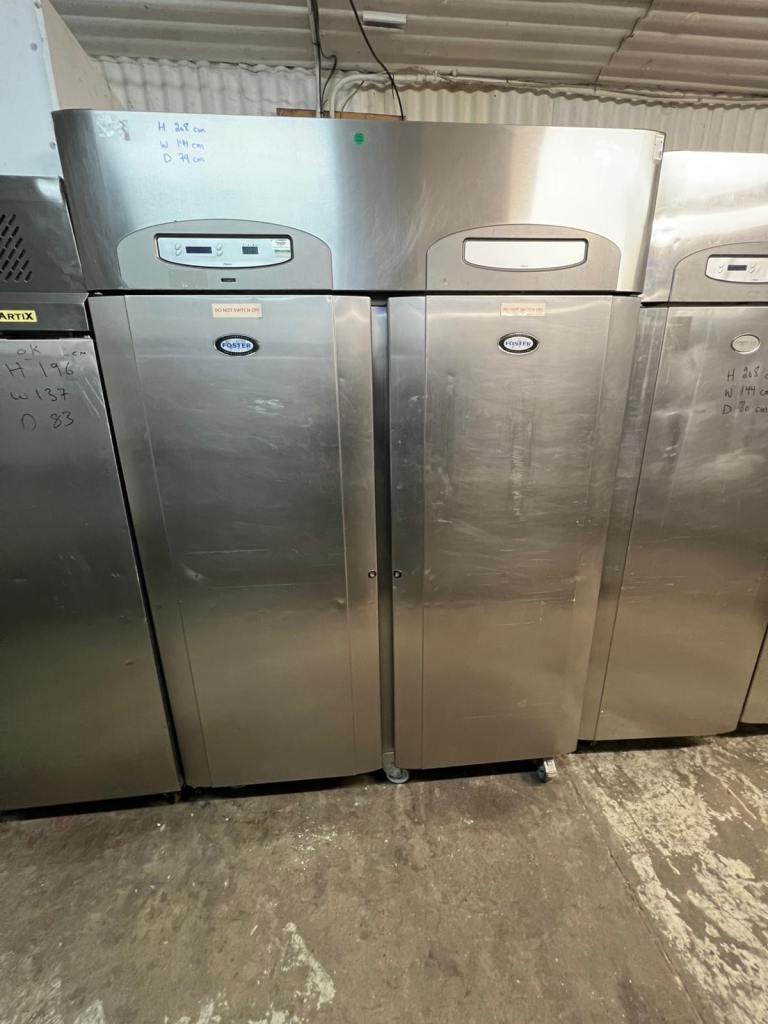 Commercial double door foster fridge like new fully serviced 