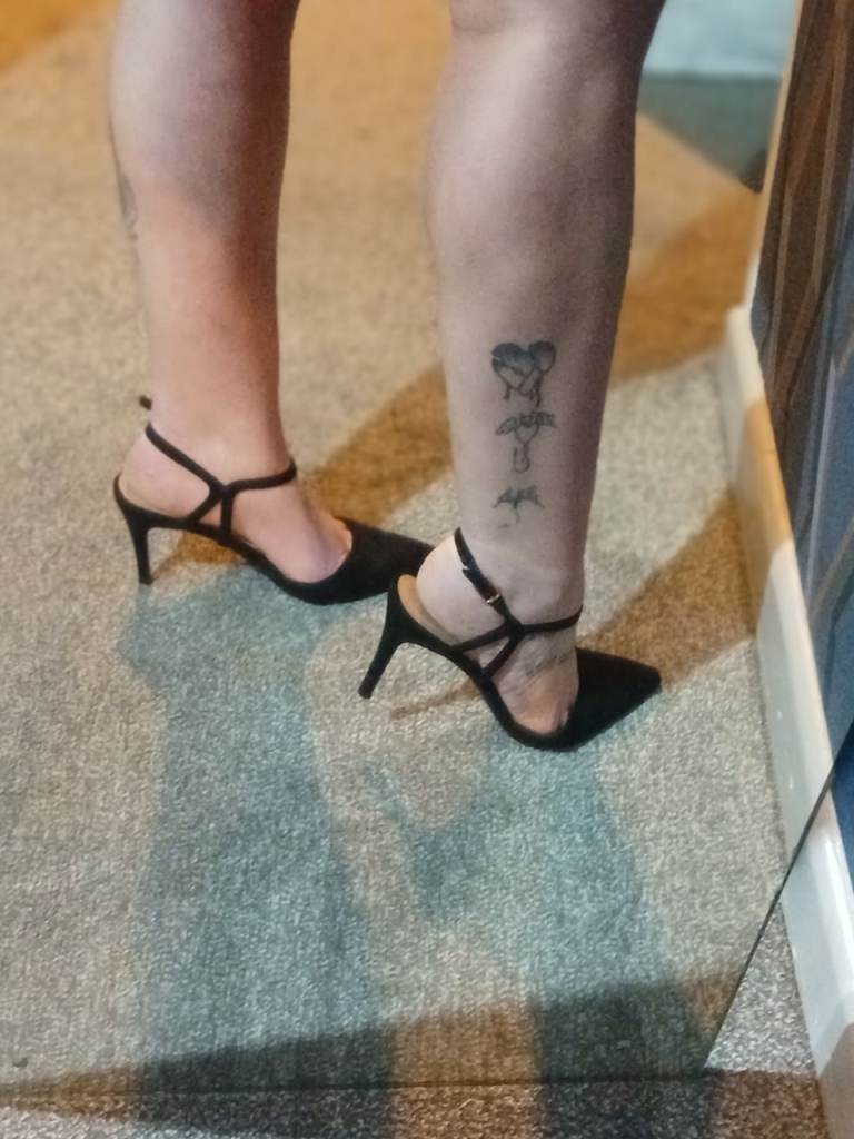 New look ladies size 6 low kitten strappy heeled shoes