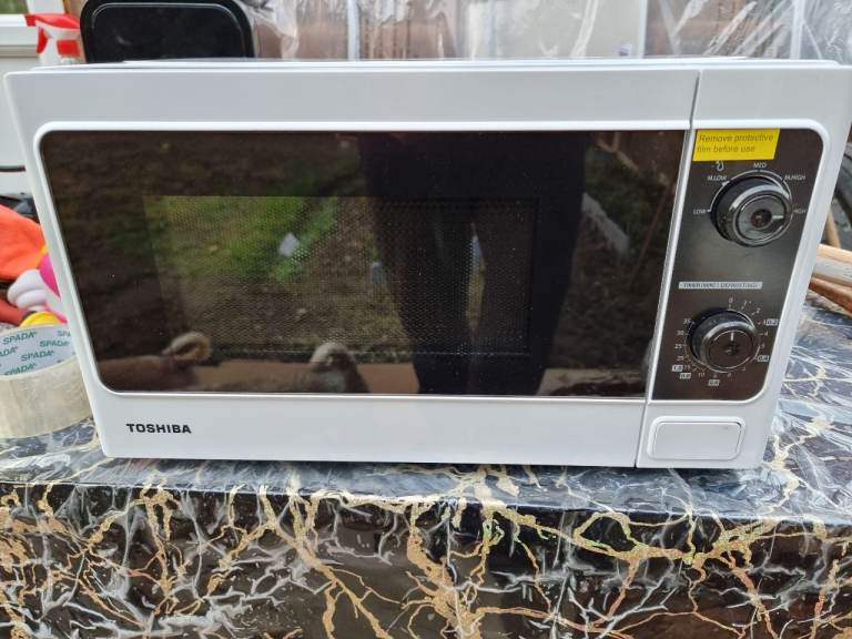 Microwave toshiba white