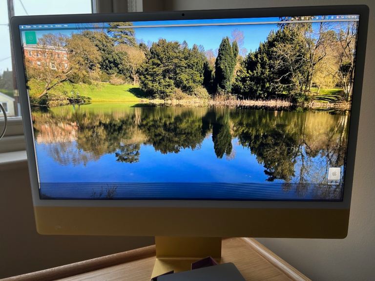 Apple IMAC 24" YELLOW with M1 chip - Fully working - LCD display fault