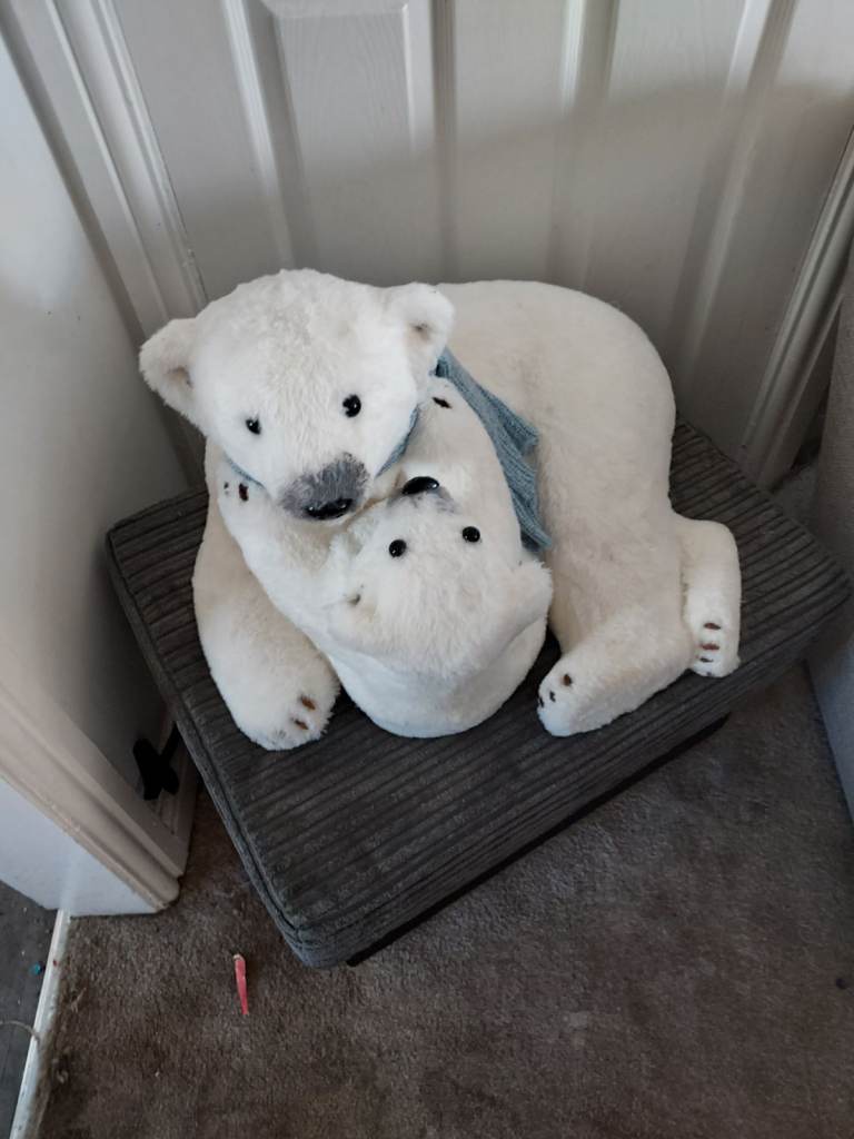 Mum and baby polar bear  xmas 