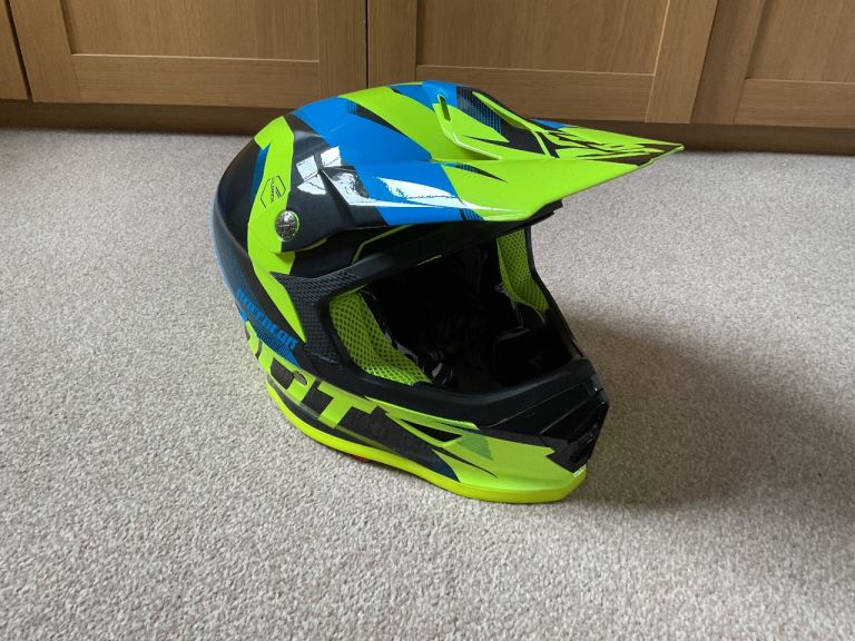 New Shot Furious Youth Motocross Helmet Size Small (49-50cm) MX KIDS GEAR KIT HUSQVARNA TC50 TC65
