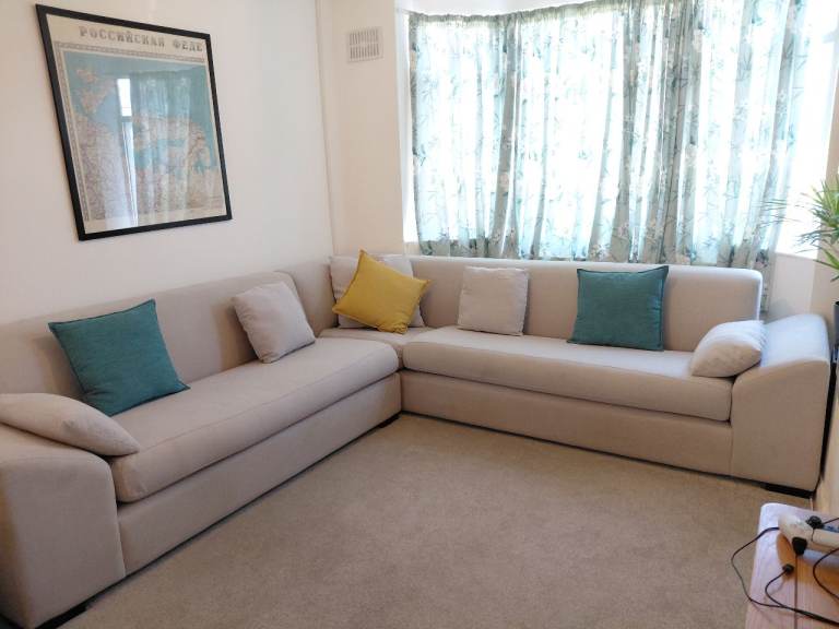 Comfortable 6-seater Corner Sofa