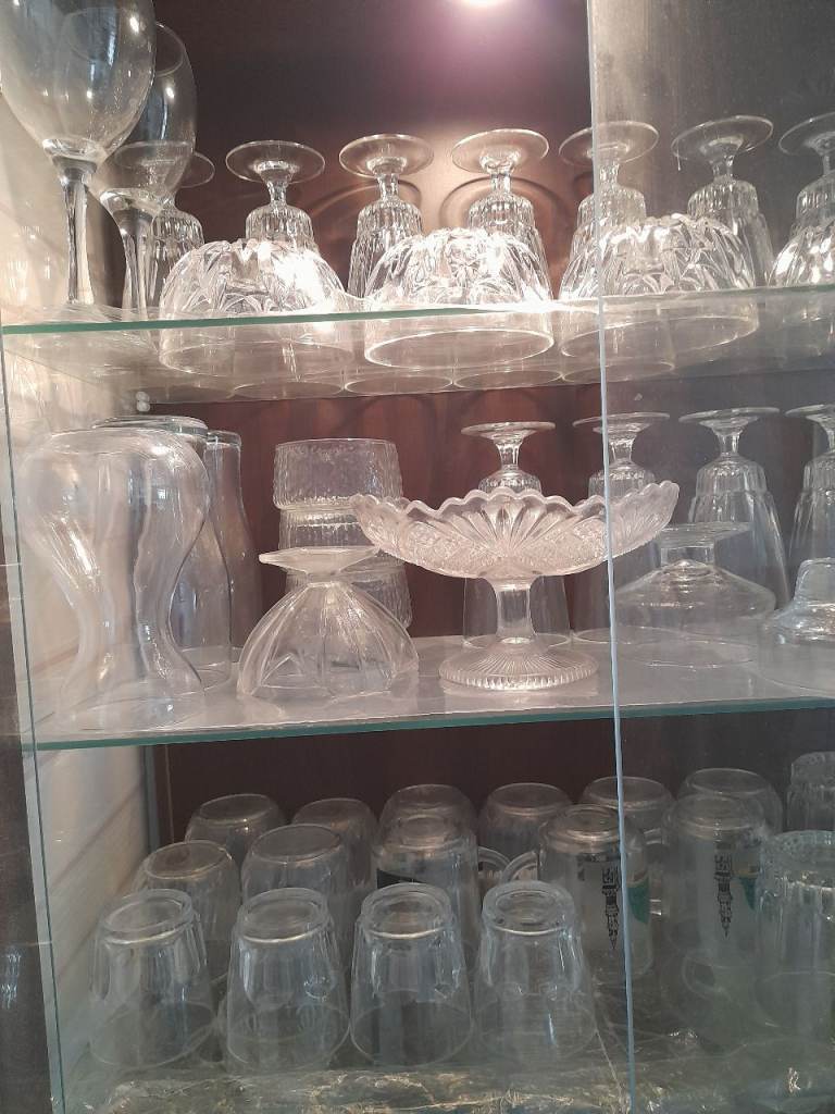 Dining dishes 