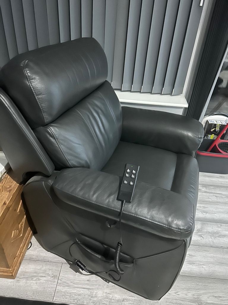 image for 2 leather recliners 