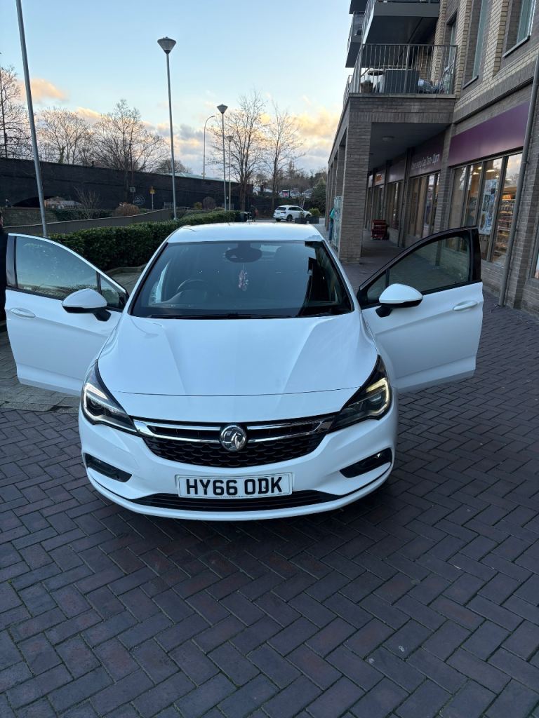 Vauxhall, ASTRA, SRI, TURBO,Hatchback , 2016, Manual, 1399 (cc), 5 doors open to offers