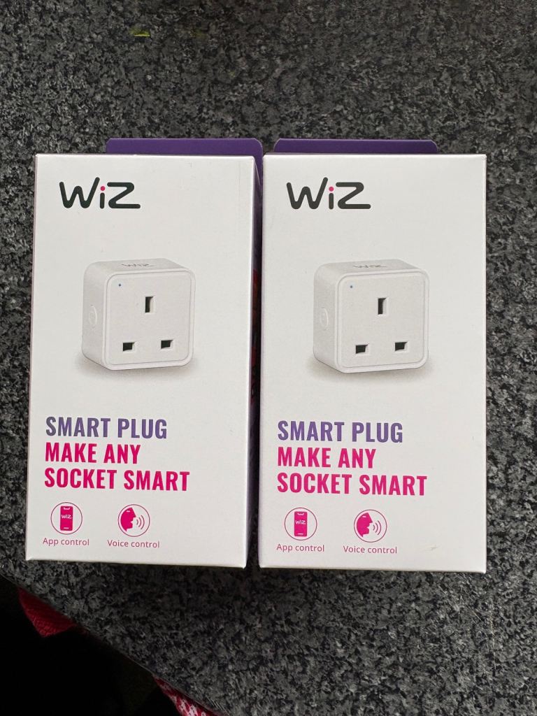 Wiz smart plugs x2 