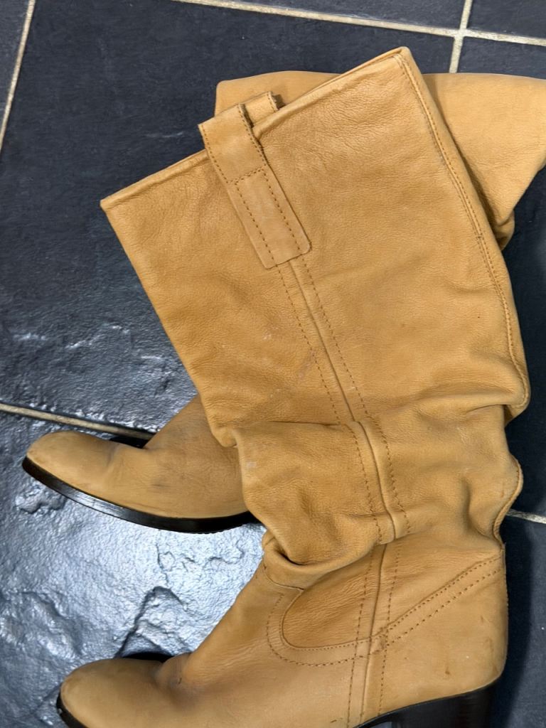 Ladies knee high boots 