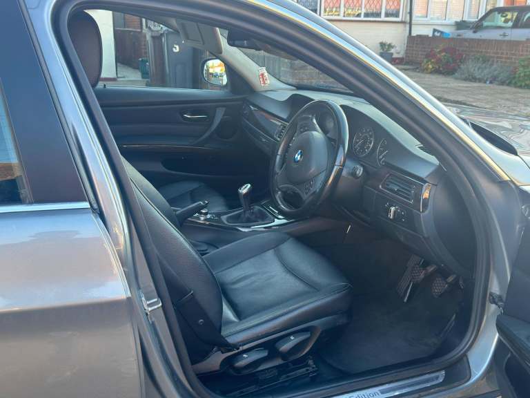 BMW, 3 SERIES, Saloon, 2011, Manual, 1995 (cc), 4 doors