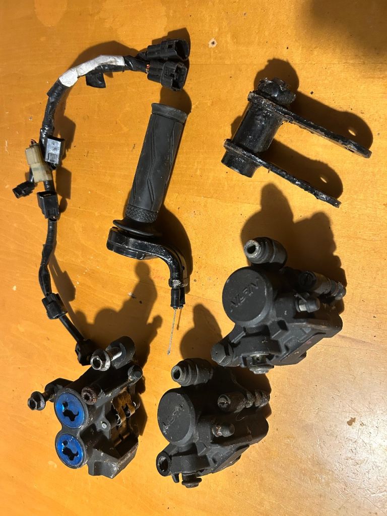 Yamaha R6 5sl 2005 parts bundle