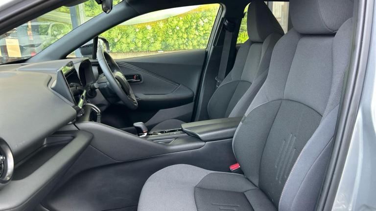 2024 Toyota C-HR 1.8 VVT-h Design SUV 5dr Petrol Hybrid CVT Euro 6 (s/s) (140 ps) HATCHBACK Petro...