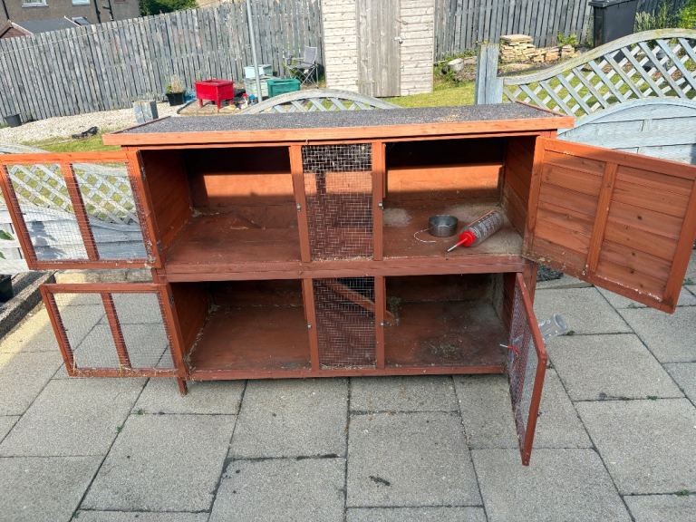 Rabbit hutch 
